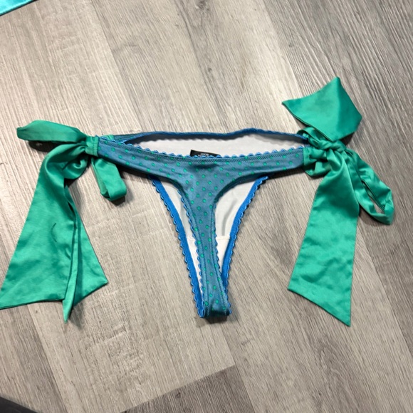 RARE Victoria's Secret Sexy Little Things Flight Attendant
Halloween Costume - Picture 12 of 13